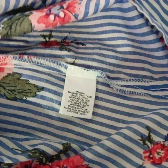 "LIZ CLAIBORNE " Blouse - Picture 6 of 6